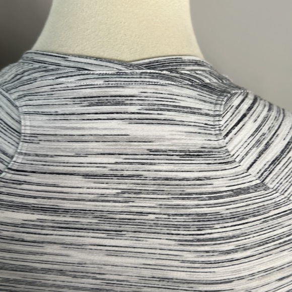 🍋lululemon Runderful Long Sleeve - Picture 8 of 10